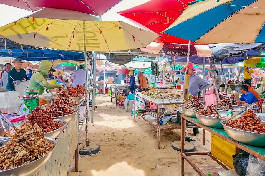 Explore the Coastal Seafood Market