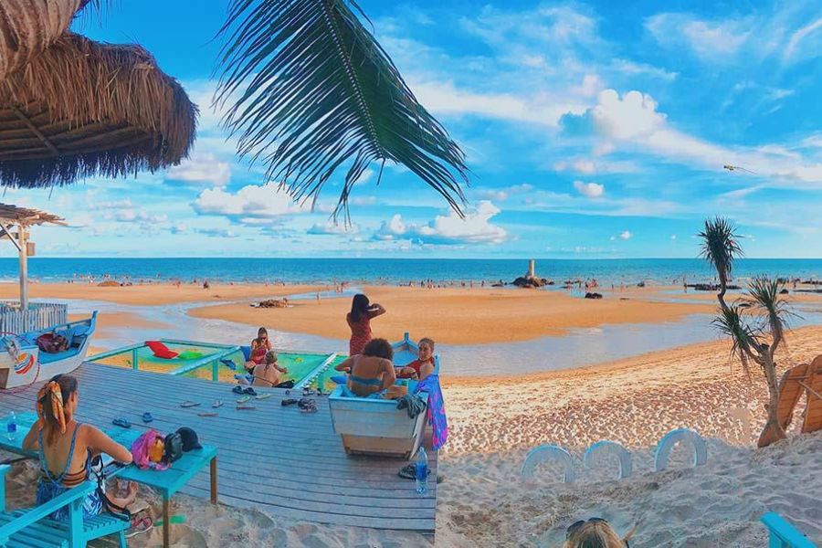 he perfect place to cool off in the sea, relax on the sand while listening to the sound of waves