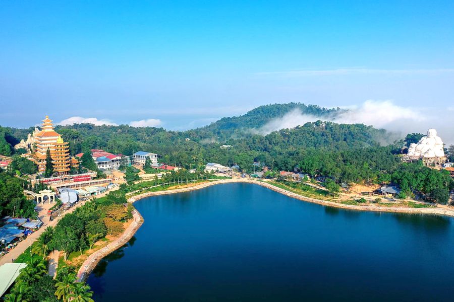 Bo Hong Peak offering visitors breathtaking panoramic views 