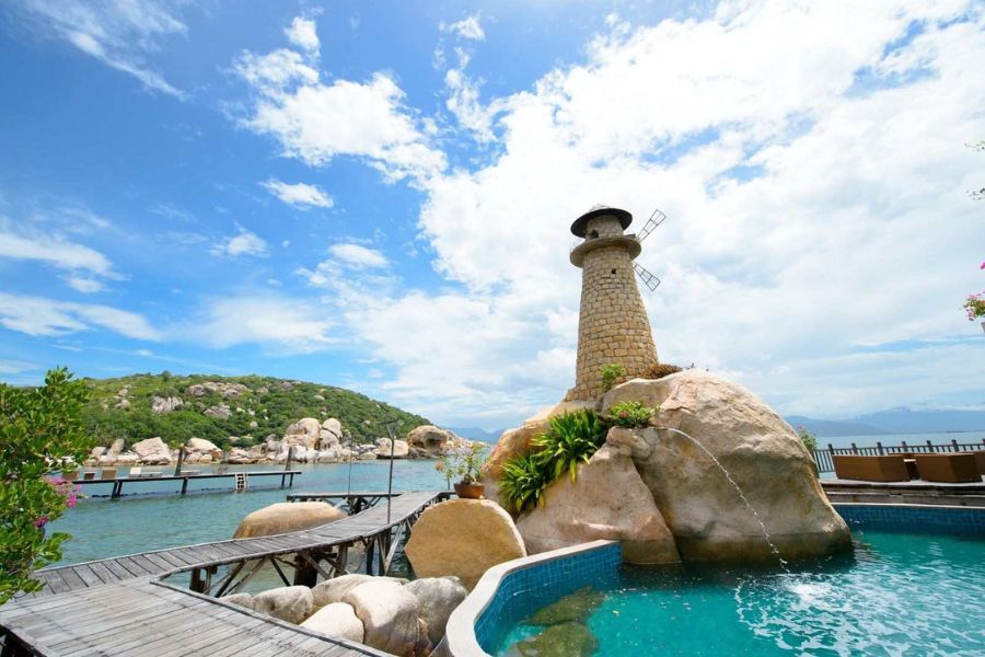 The ideal time to explore Binh Hung Island is from April to September