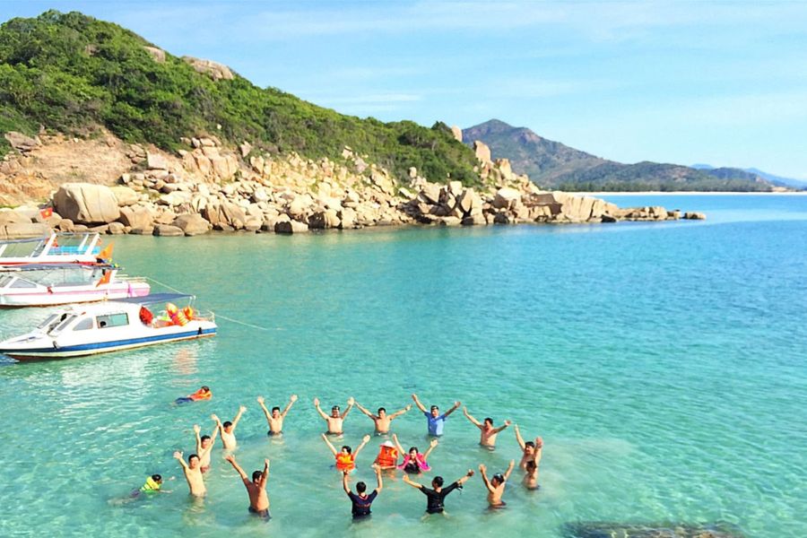 Binh Hung Island