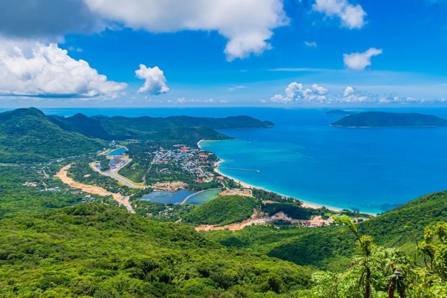 Con Dao boasts pristine beaches, vibrant coral reefs, and is a nesting site for sea turtles