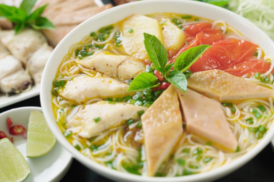 Banh canh cha ca