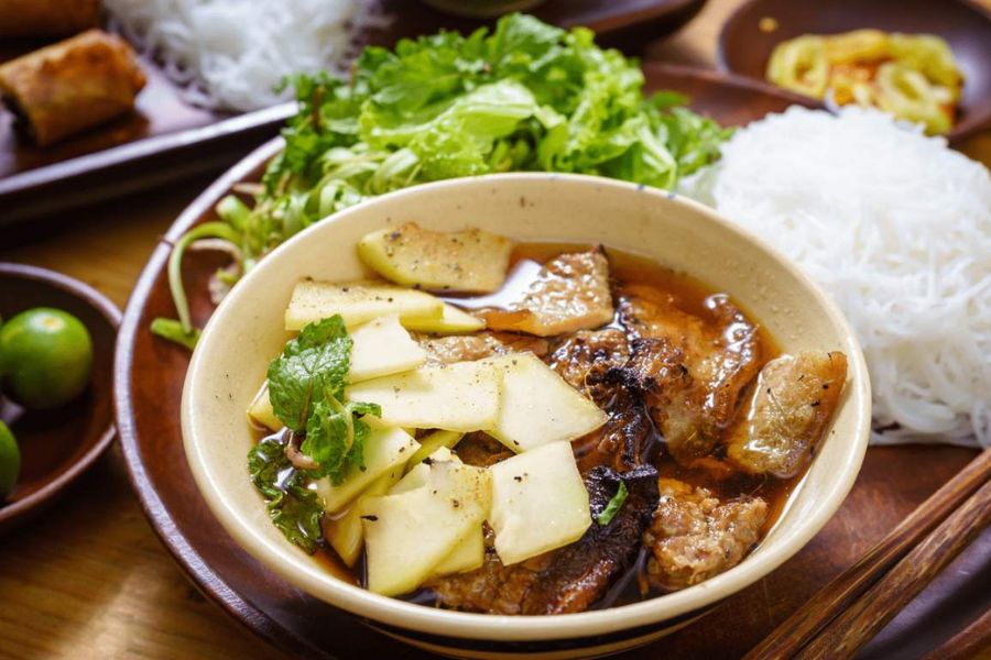 bun cha at around No. 2 Kim Ma Thuong, Ba Dinh