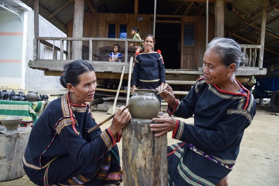 Pottery-making is a traditional handicraft in the M’nong community, Yang Tao