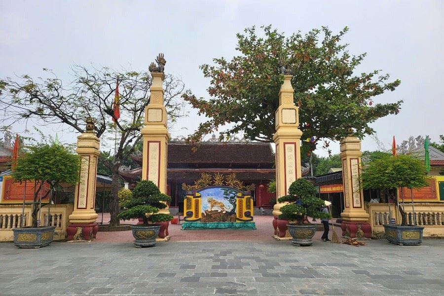 Ong Hoang Muoi Temple