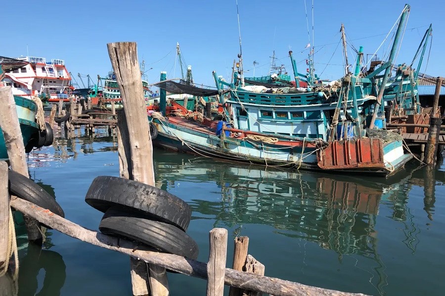 Embrace the vivid scene in Sihanoukville fishing village