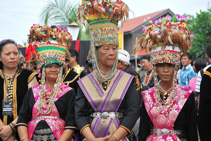 The Bobohizan is often a female ritual specialist