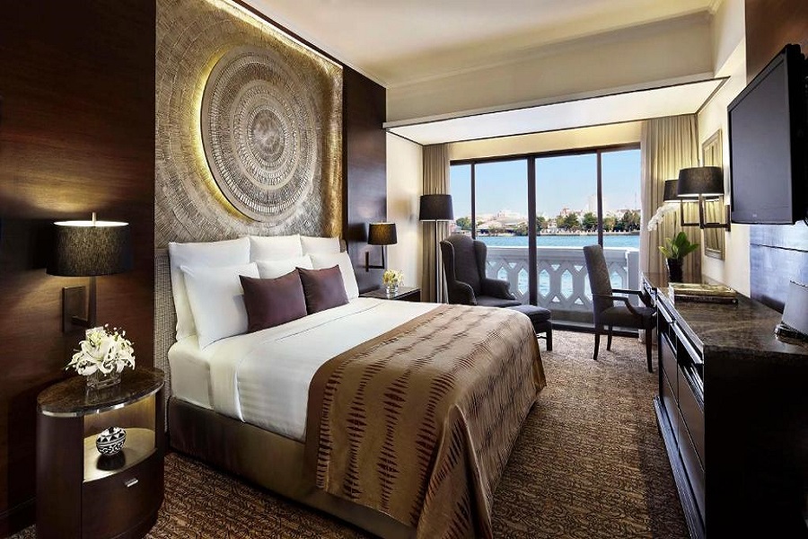 The Anantara Riverside Bangkok ensures a luxurious treatment for your trip