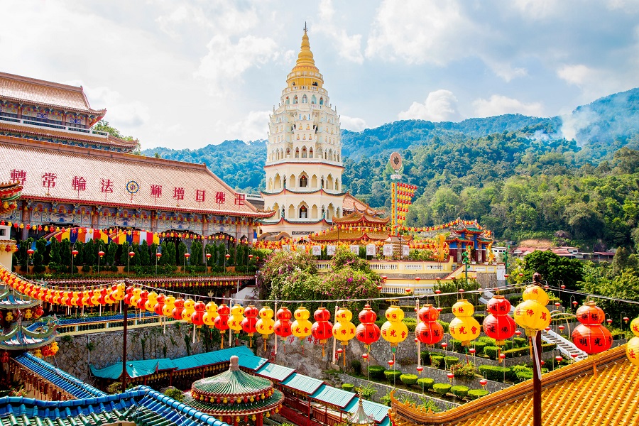 A blend of modern, ancient, and natural beauty on the West Coast of Malaysia 