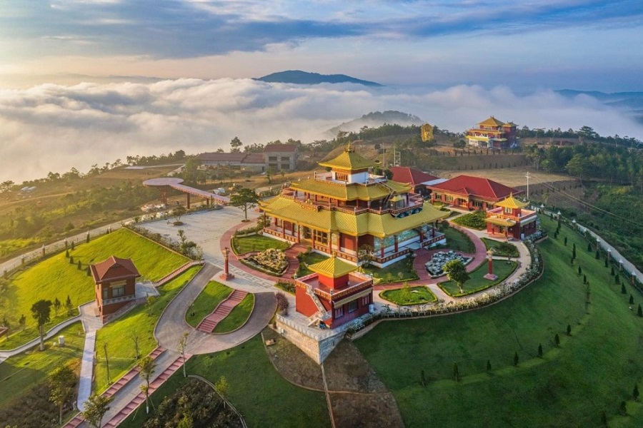 The best time to visit Samten Hills is between November and April