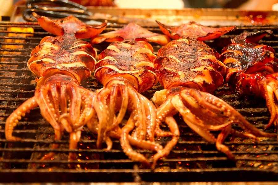 Ang Dtray-Meuk (Grilled Squid)