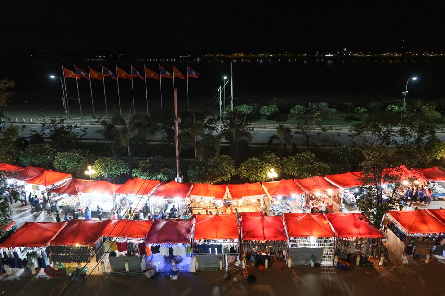 Vientiane night market