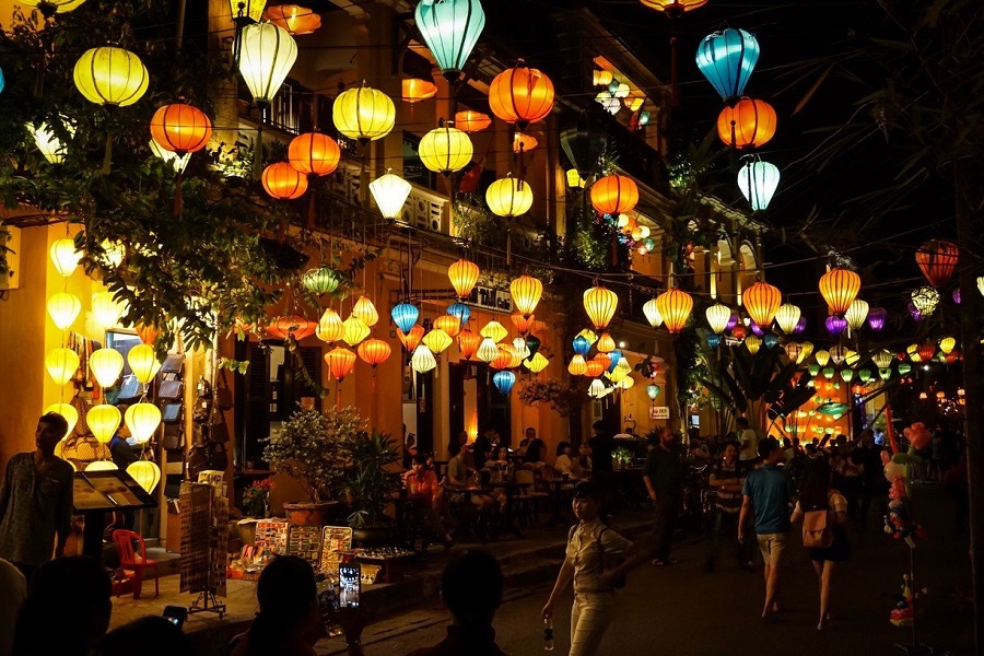 The mesmerizing scene at night