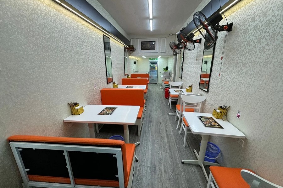 Halal Food Station is suitable for anyone looking for a quick halal bite