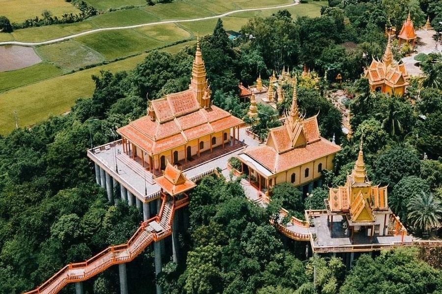 Every window reveals a unique charm of Ta Pa Pagoda