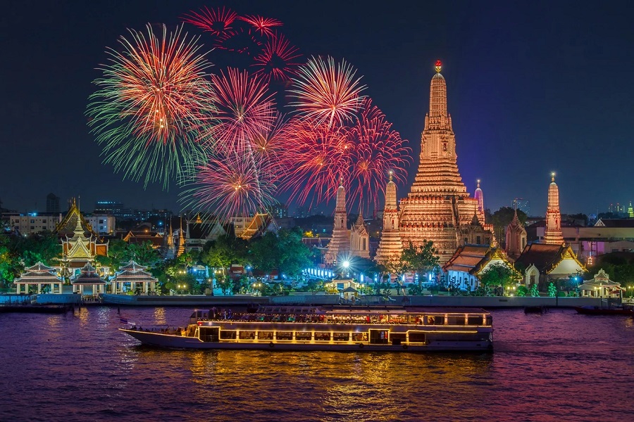 Christmas in Thailand merges Western traditions with Southeast Asian energy