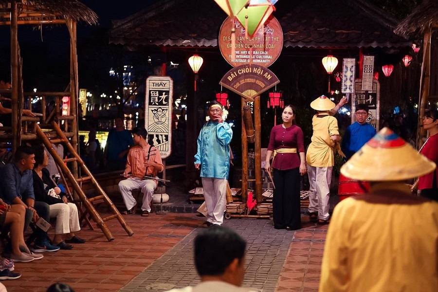 Bai Choi Singing performance
