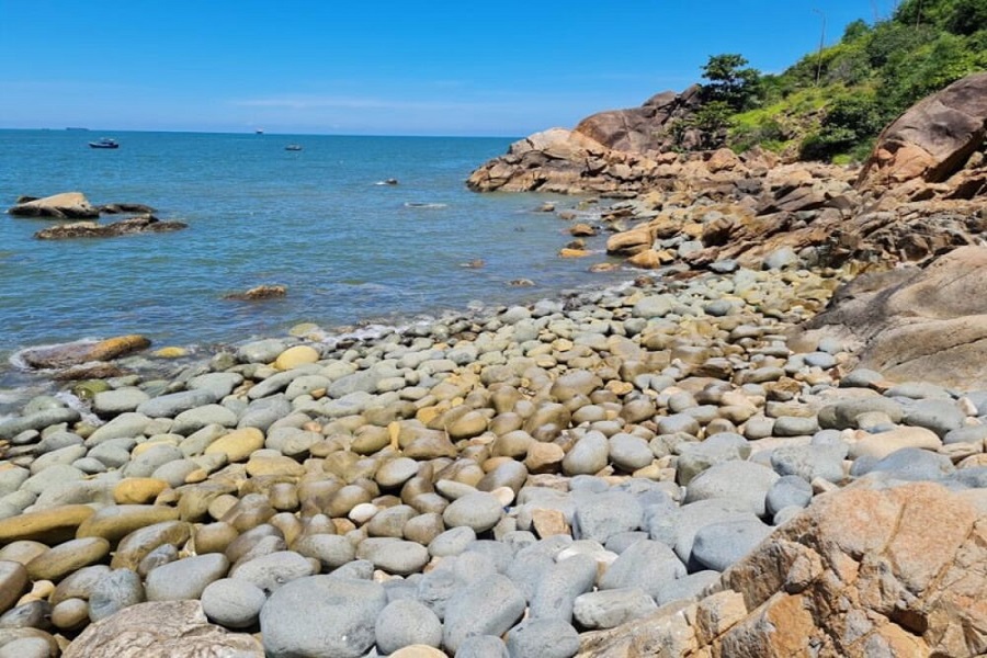 Da De Rock Field is among the most picture-perfect locations on Seo Island.