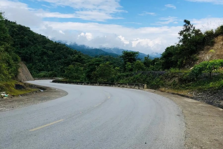 The road to A Pa Chai