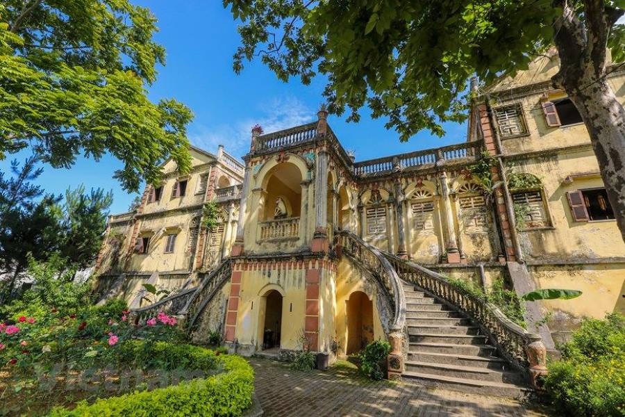 Hoang A Tuong Palace