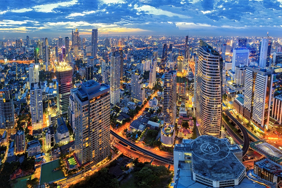 When night falls, Bangkok lights up with a whole new charm