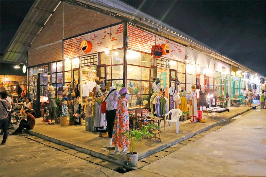 Visiting These Night Markets in Bangkok Is A Must
