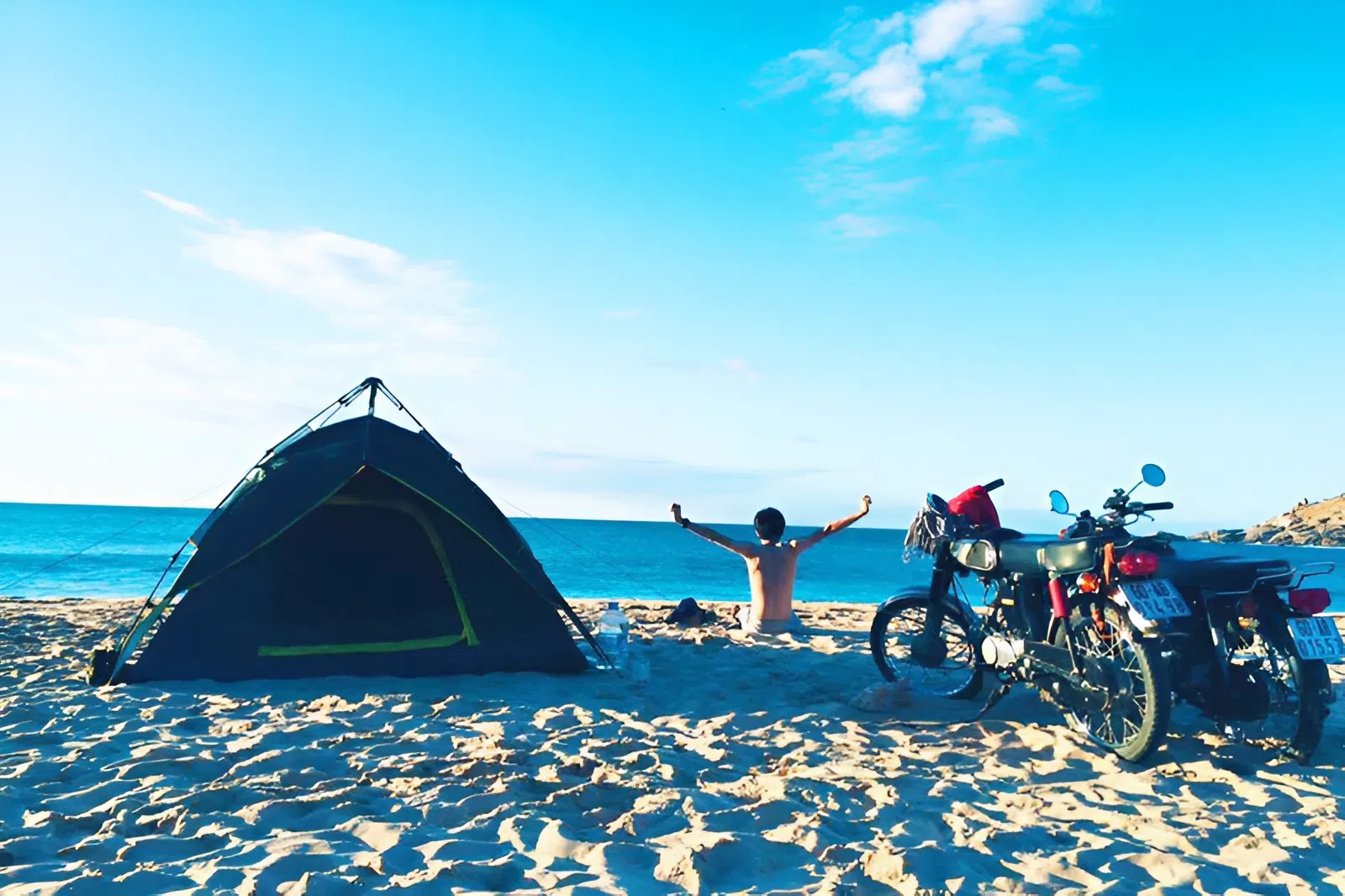 Upon arriving at Bai Trang, you’ll be enchanted by the crystal-clear turquoise waters