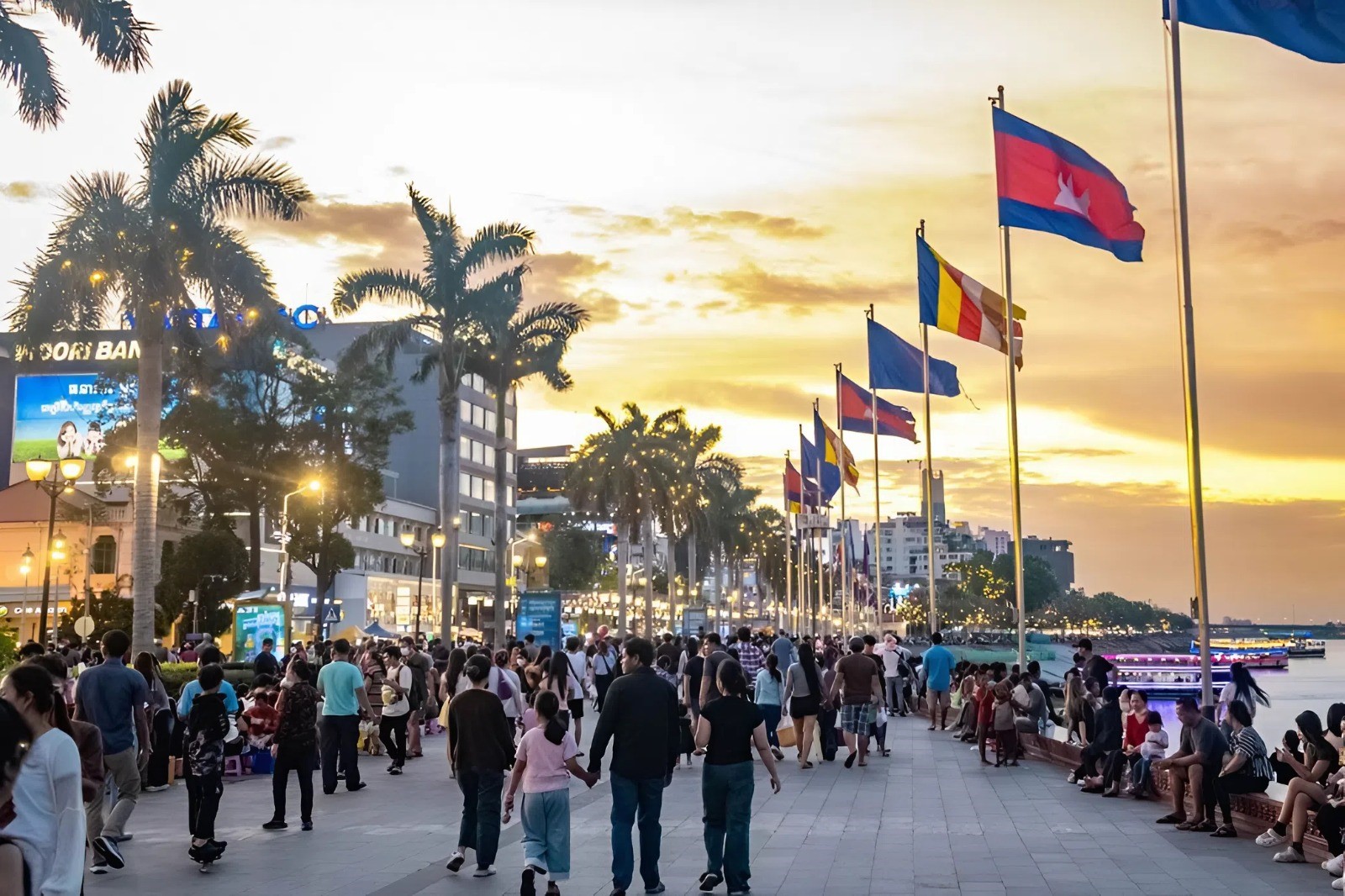 Phnom Penh Walking Street (A Guide to Cambodia Independence Day 2025)