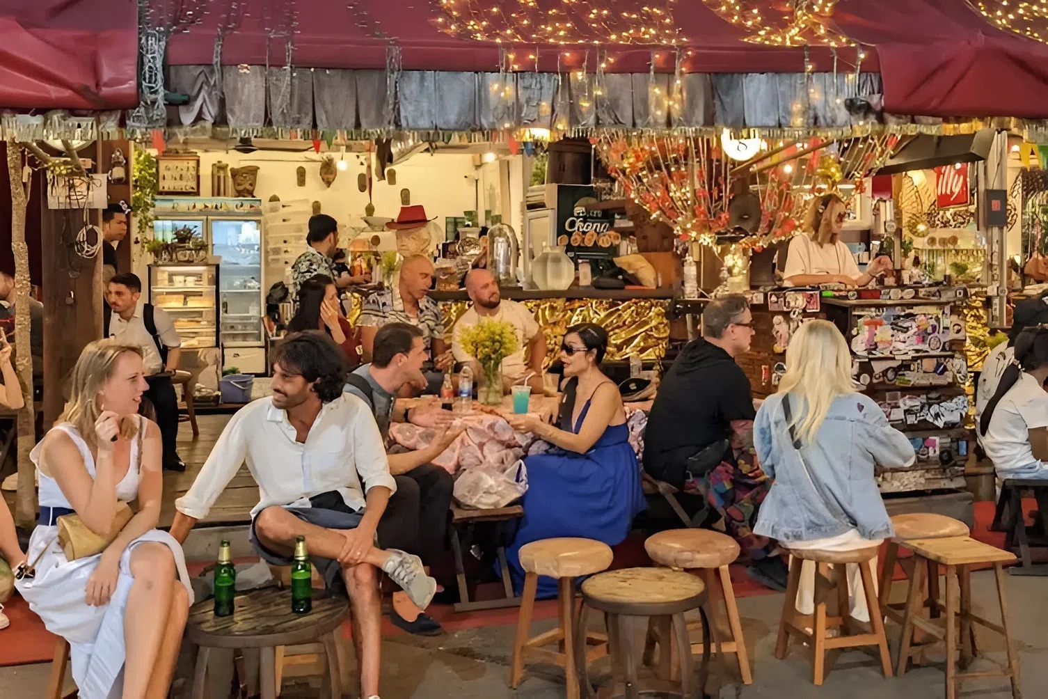 The Chatuchak weekend market has many snacks options