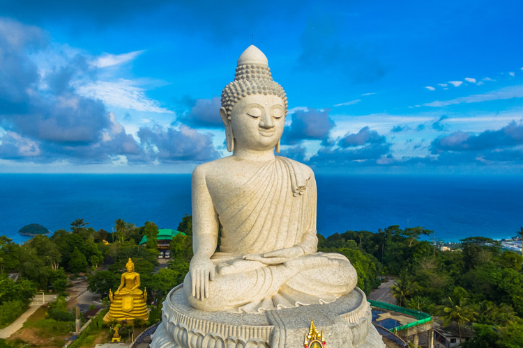The Big Buddha, or Phra Phutta Ming Mongkol Akenakiri, is one of the most famous landmarks in Phuke