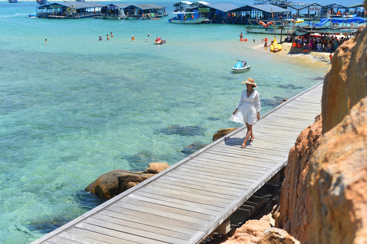 The wooden bridge around the strait is also a favorite place for many young people