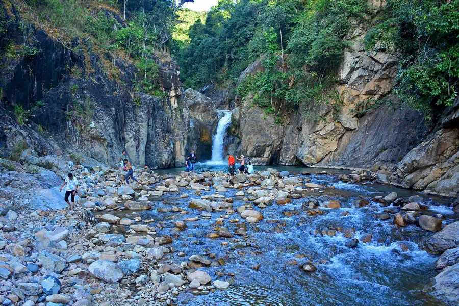Where Chenh Venh Waterfall is located