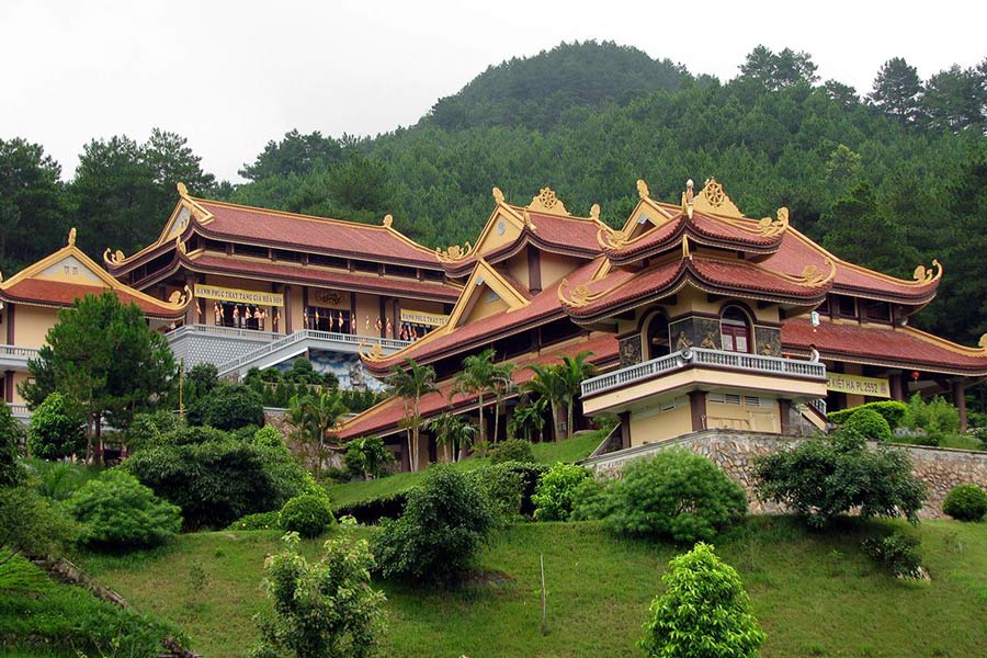 The Truc Lam Zen Monastery is a significant Buddhist monastery located in the scenic surroundings of Da Lat
