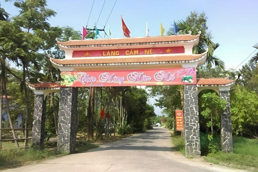 You will see Cam Ne Village Gate on the entry (Source: Da Nang) 