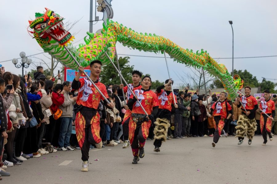 Hanoi Autumn Festival 2026 traditional dragon dance performance