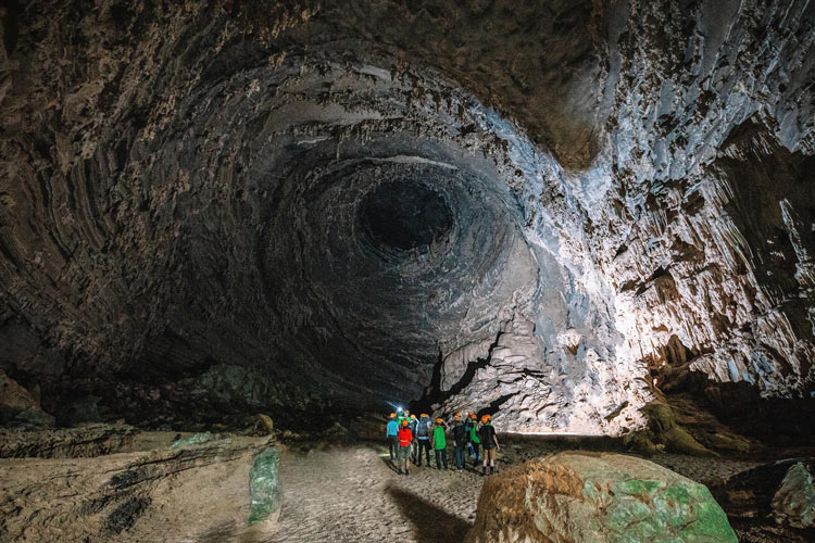 Fairy cave is also located in the Tu Lan cave system