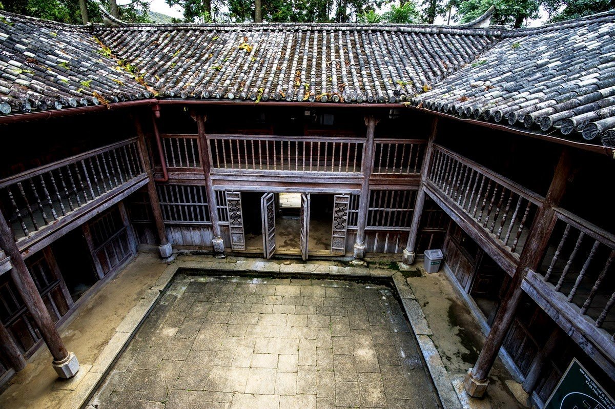 Vuong family mansion