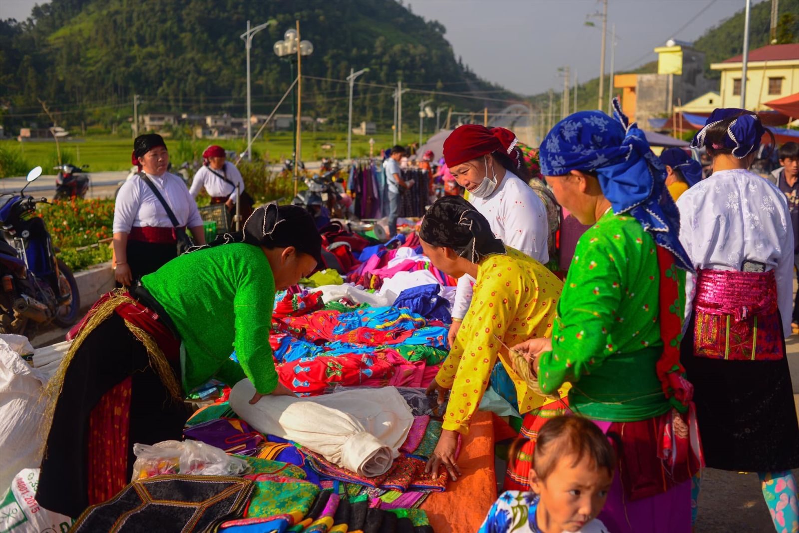Lung Cu Sunday Market