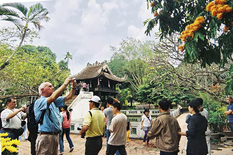 One Pillar Pagoda: Explore around