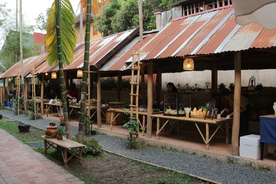 You have other options to reach Heuan Chan Heritage House