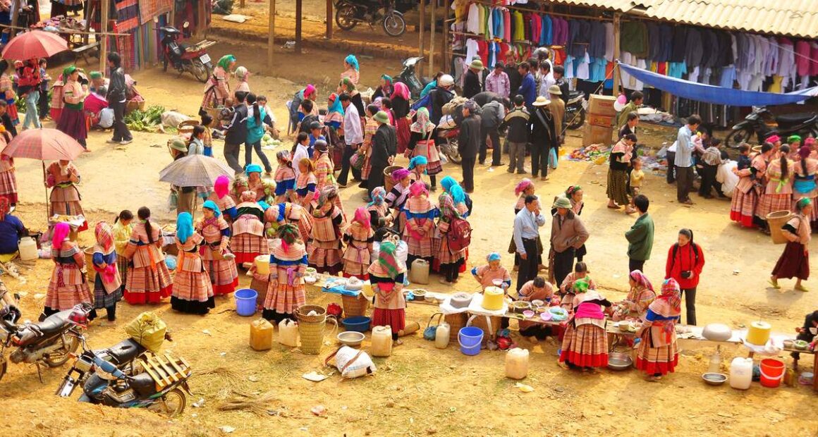 A market near Y Linh Ho village