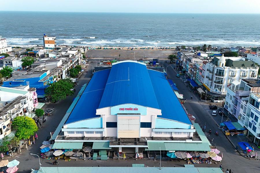 Phuoc Hai Market near Ho Coc Beach