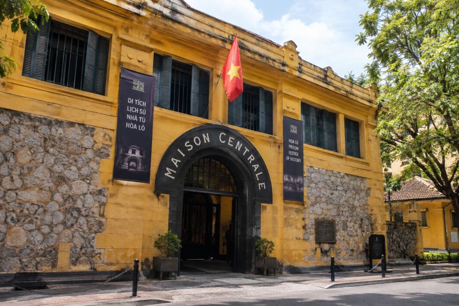 Hoa lo prison history