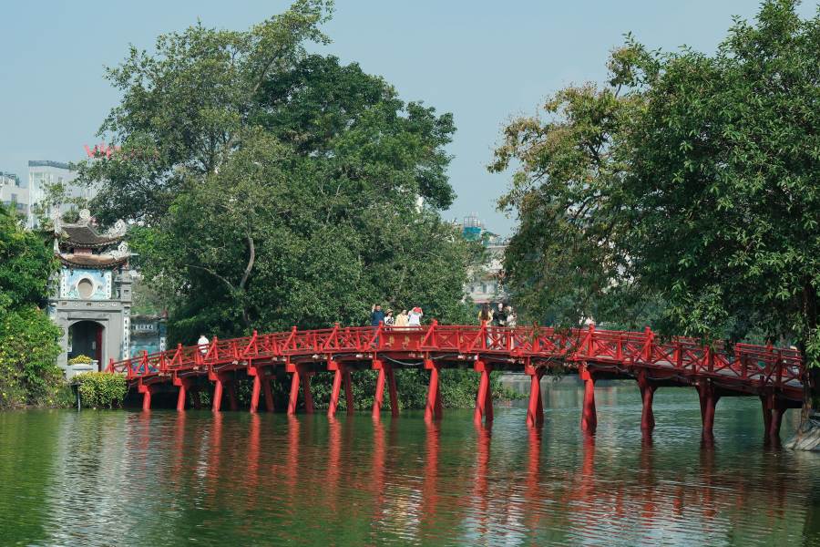Hoan Kiem Lake: The Huc Bridge