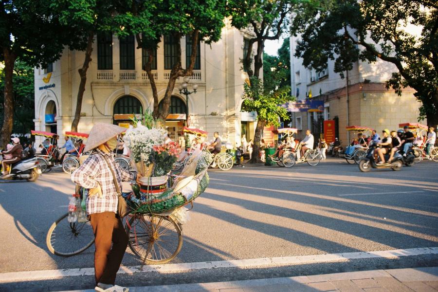 Hoan Kiem Lake: Scenic Walks and Joggings