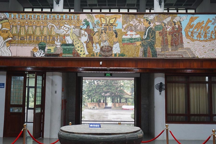 Hung King Mausoleum with historical paintings @VinWonders