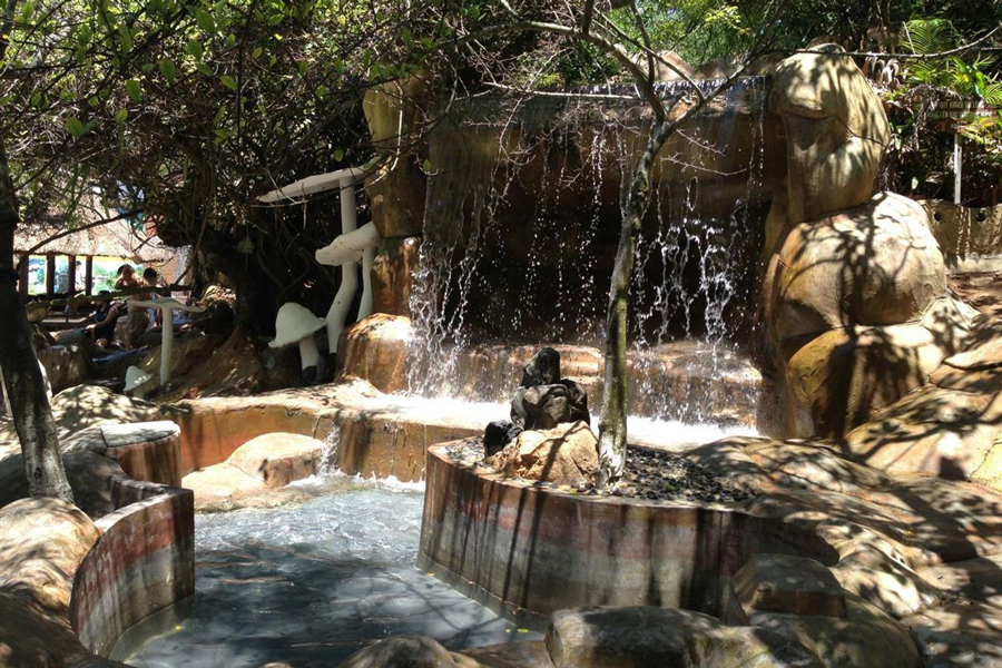  Thap Ba Hot Springs, also known as I-Resort, is a popular hot spring and mud bath complex located in Nha Trang, Khanh Hoa
