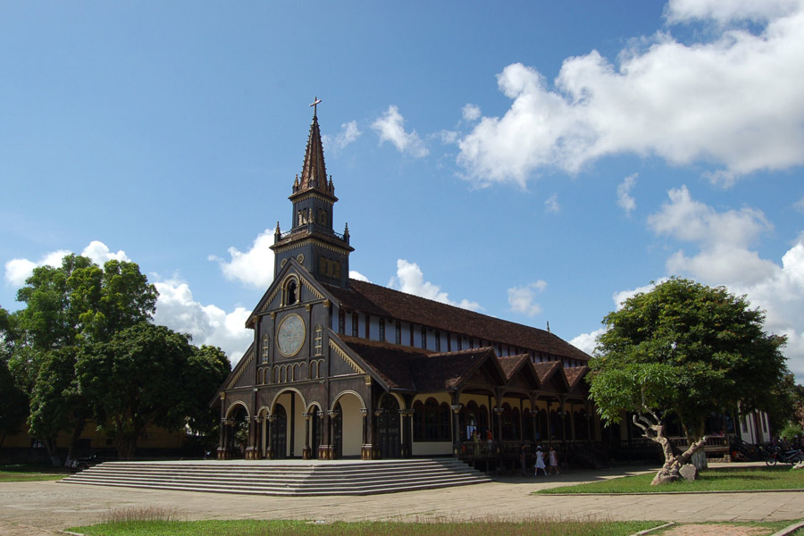 Kon Tum City - Kon Tum Wooden Church