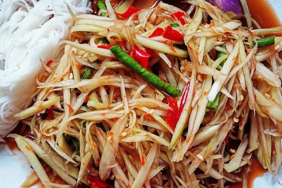 Visitors can try Sum Tom when coming to Kuang Si Falls
